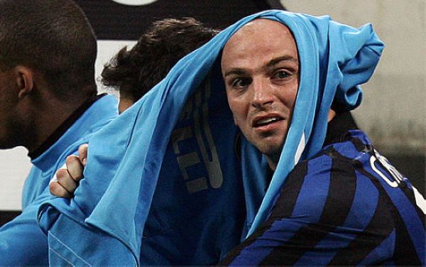  国际米兰功勋老臣离队，球迷泪洒告别仪式